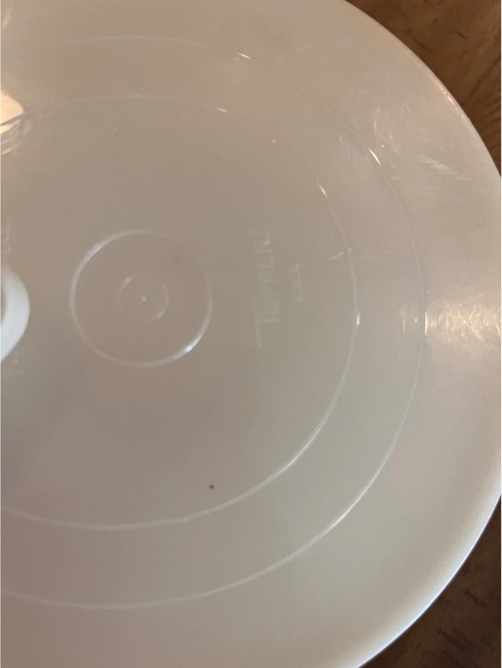 VTG Tupperware 8 Cup Mix-N-Store Batter Bowl with Lid White #1281 Red Markings